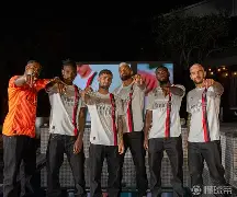 c7c7.app-终于有钱了! 主帅续约新援补强的ac米兰热闹重建中