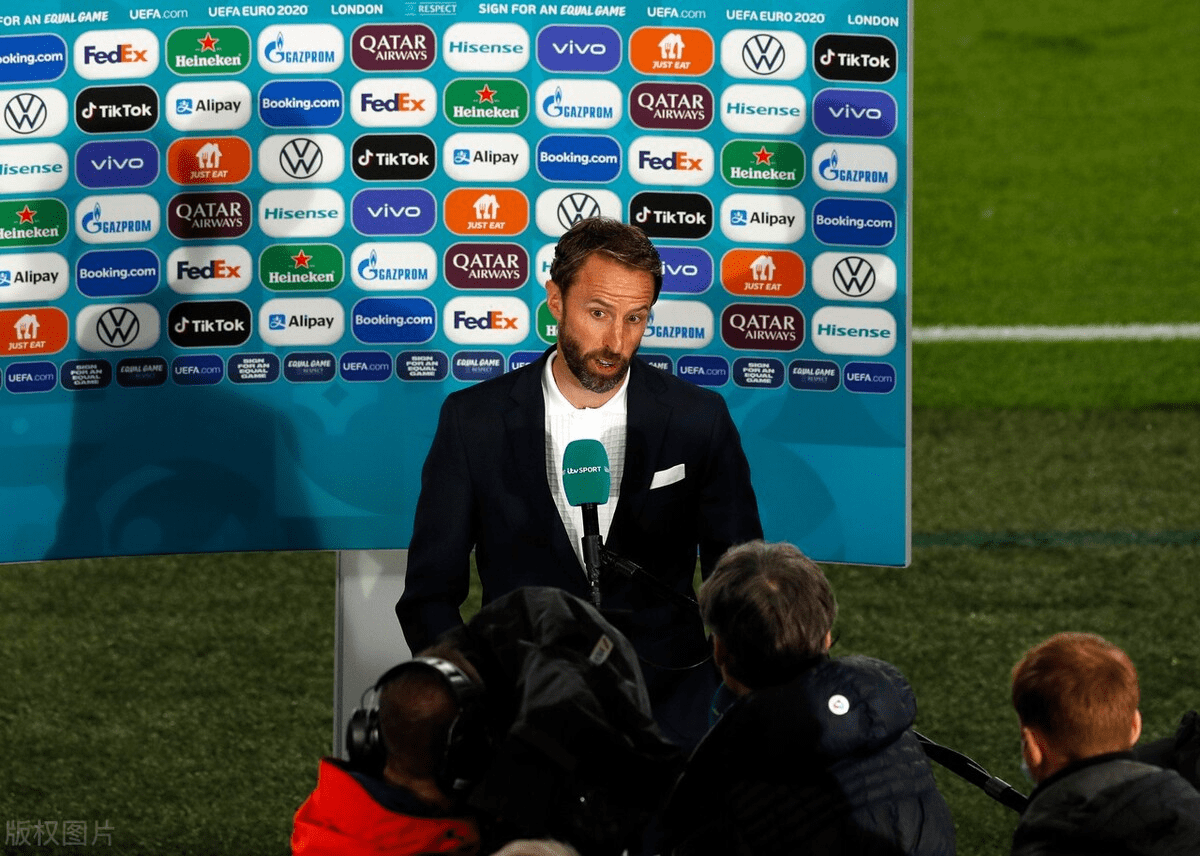 包含英格兰遭加拿大爆冷逼平，小组出局的词条