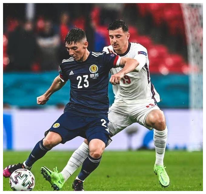 包含英格兰遭加拿大爆冷逼平，小组出局的词条