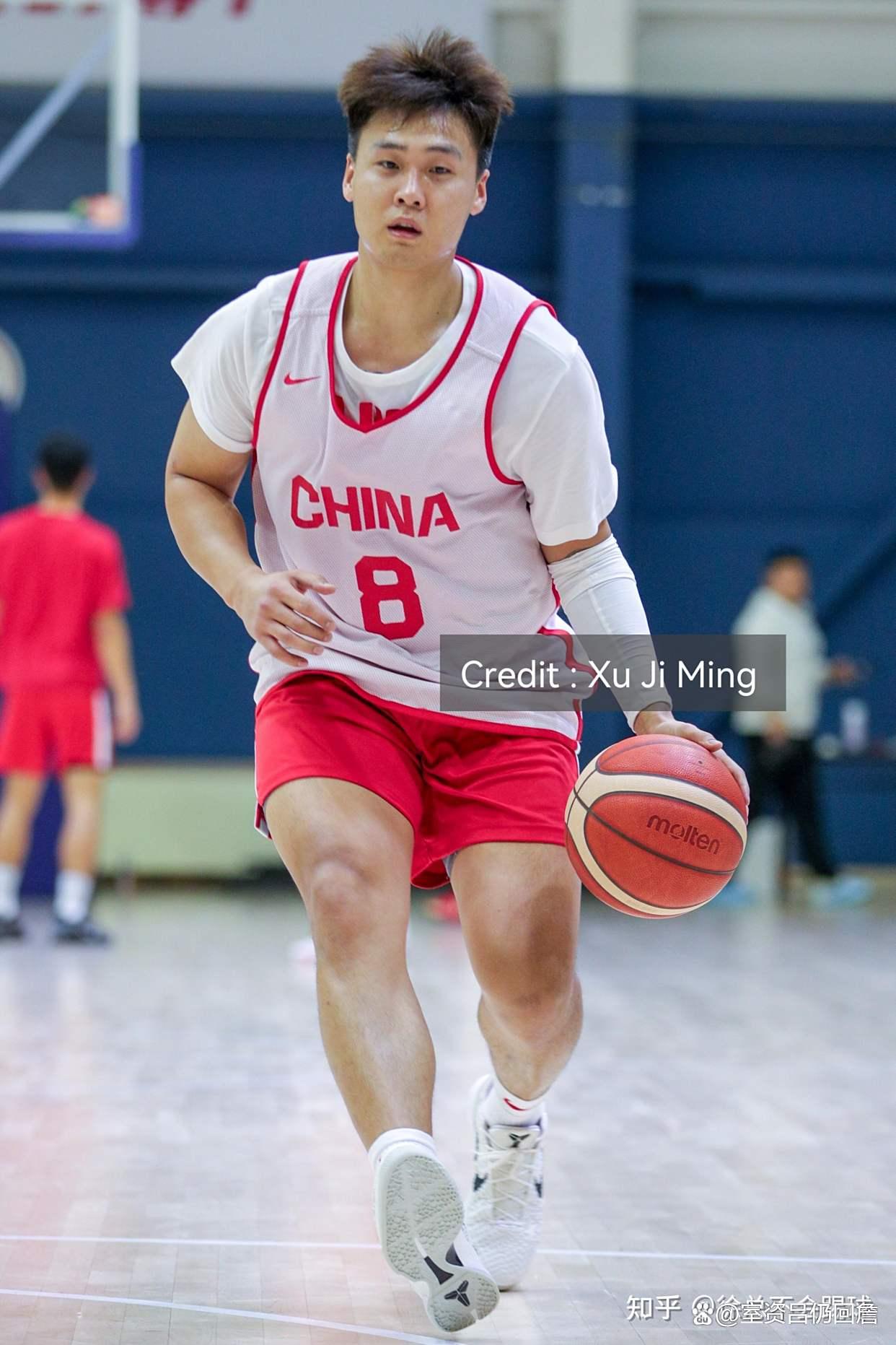 重庆男篮被曝战术调整，球队或将全新出击的简单介绍