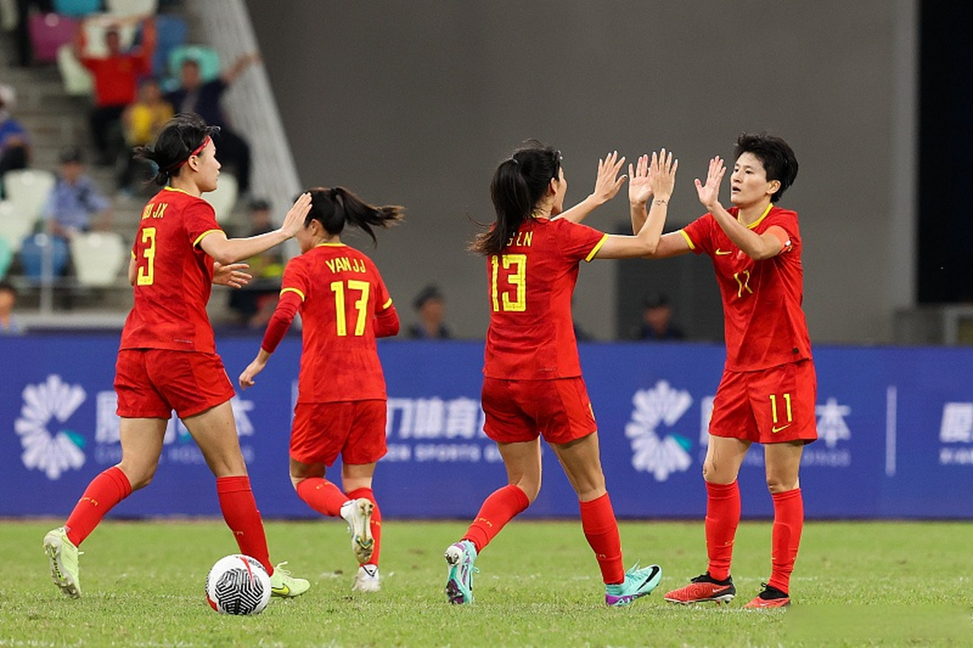 中国女足在对阵英格兰女足未能创造奇迹